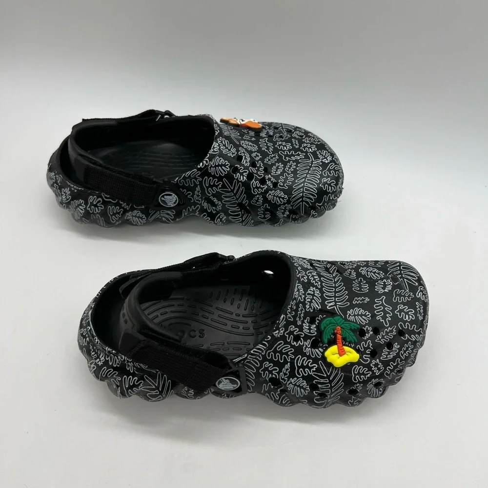CROCS Kids Black and White Leaf Patterned Water Shoes Size 3
